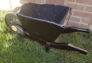 Black wheelbarrow small 153kb