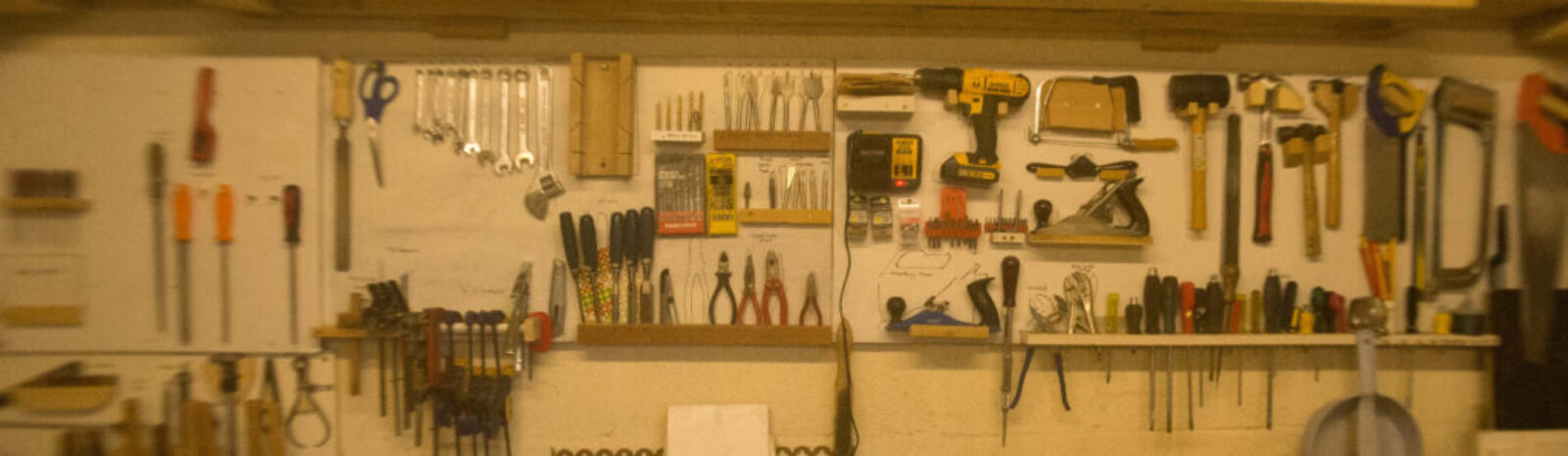 Hand tools comp 387kb