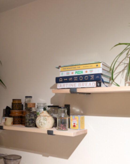Ed kitchen shelves